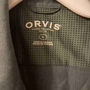 Orvis large men’s shirt. Preowned in like new condition.